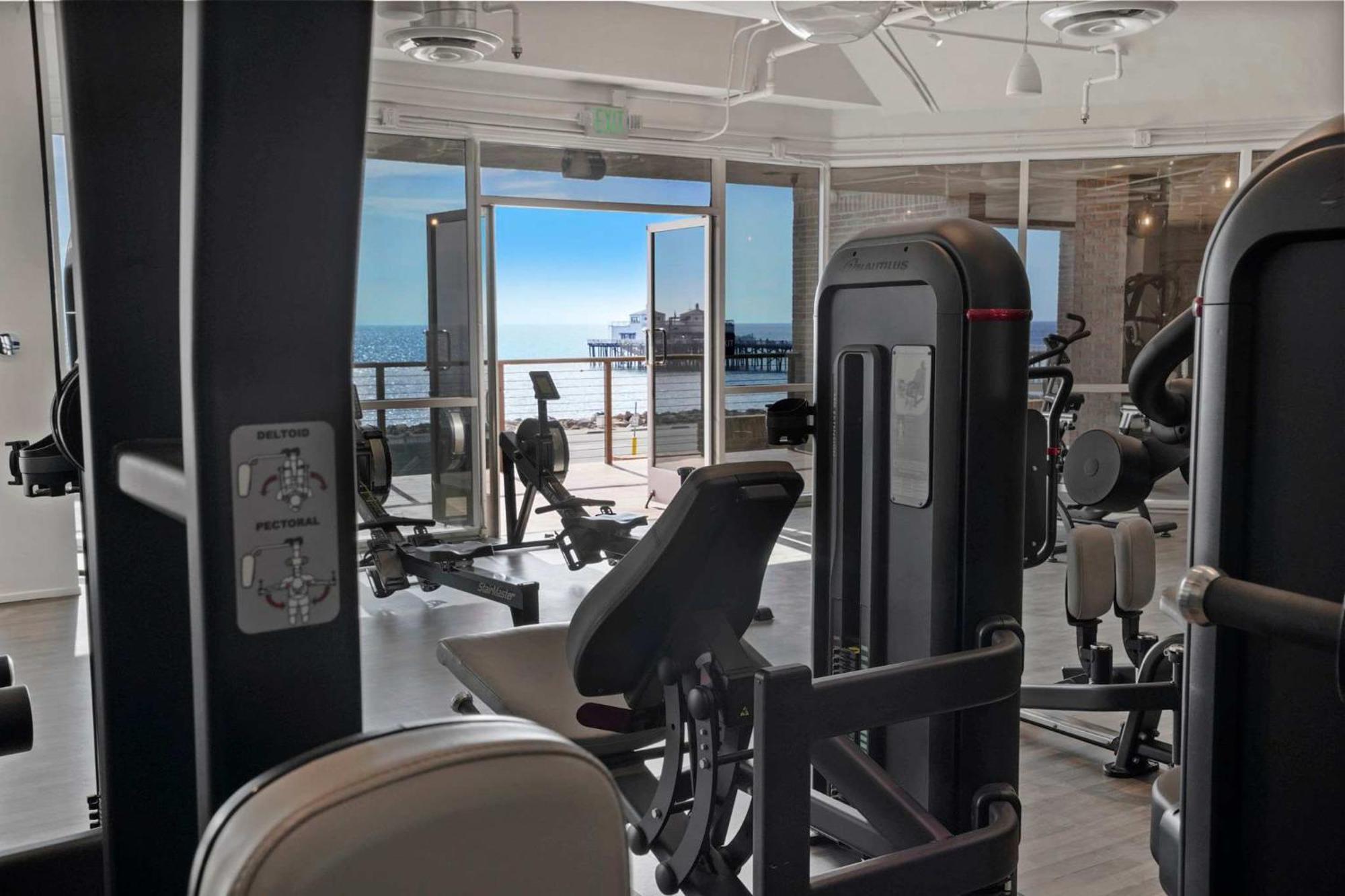 Malibu Sand Carbon Beach Suites 外观 照片